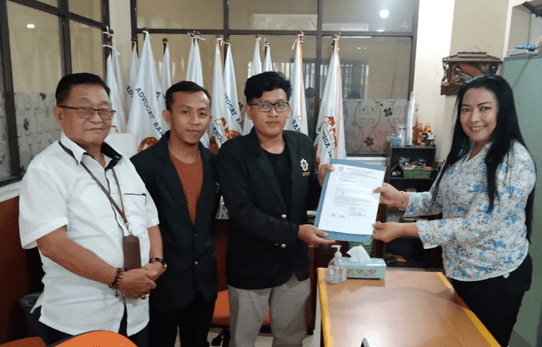 Mahasiswa HES FSH UINSA berkunjung edukasi ke Law Firm Advokat Bangsa Indonesia