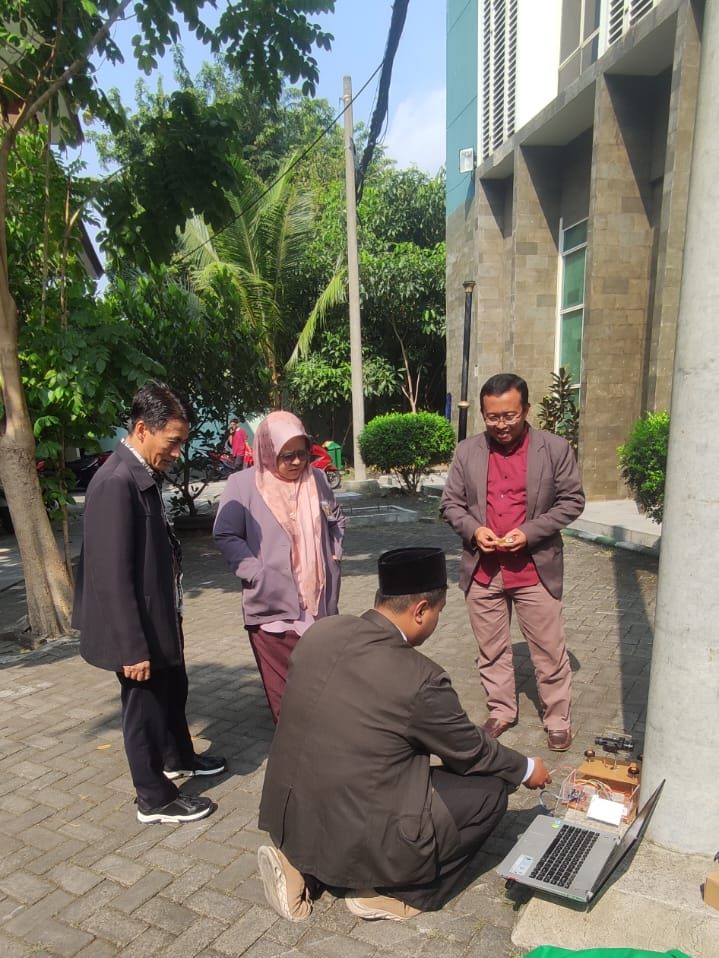 Mahasiswa Demonstrasi Hasil Penyempurnaan QHAD di depan pimpinan