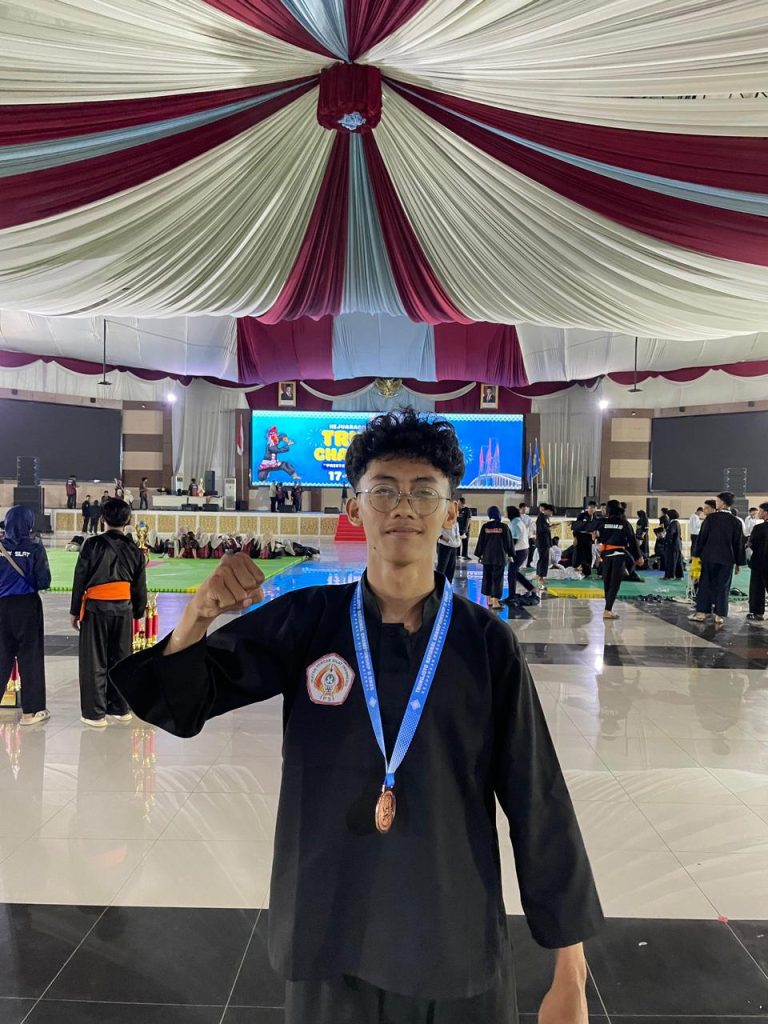 Prestasi Mahasiswa FSH